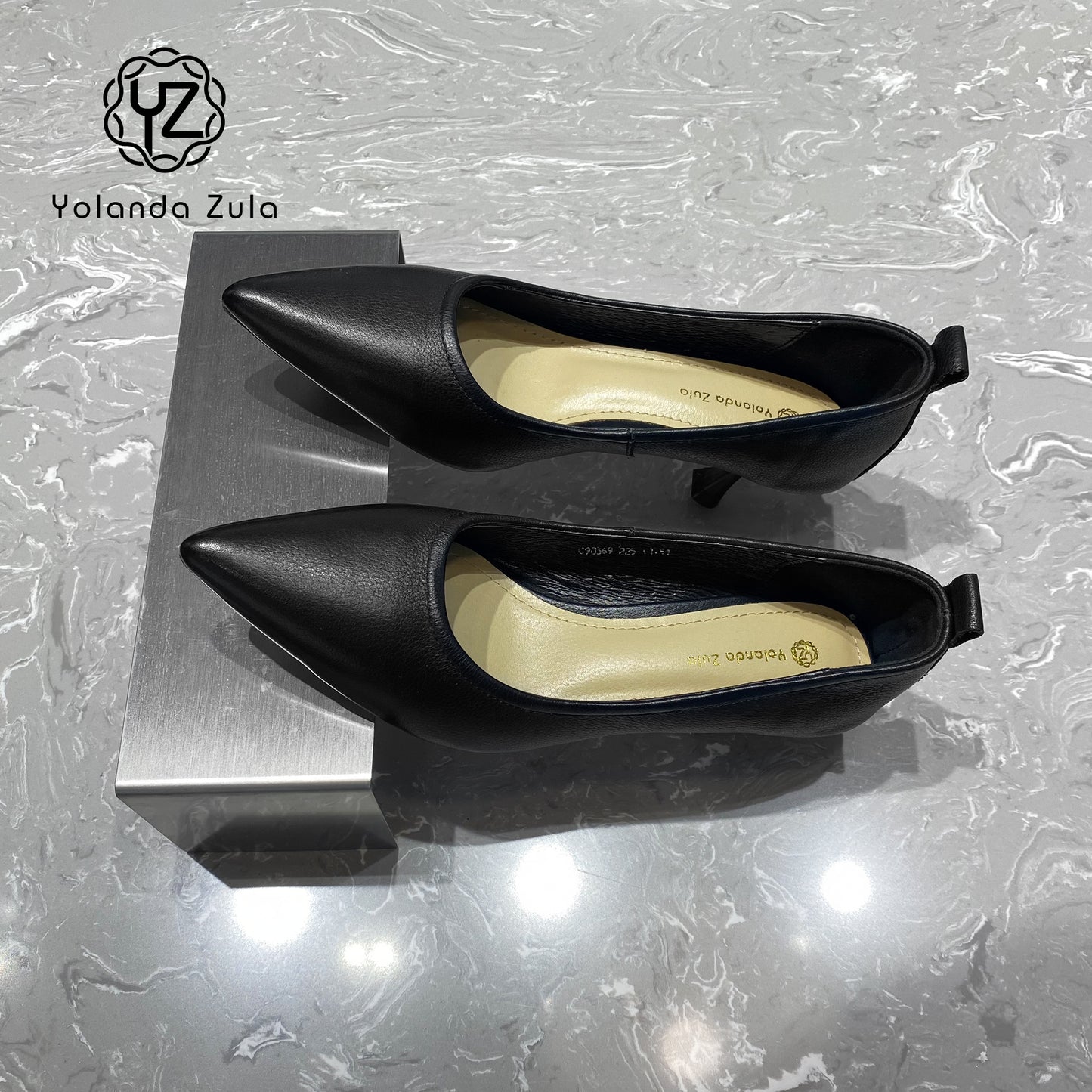 Women's shallow mouth slim heel high heels