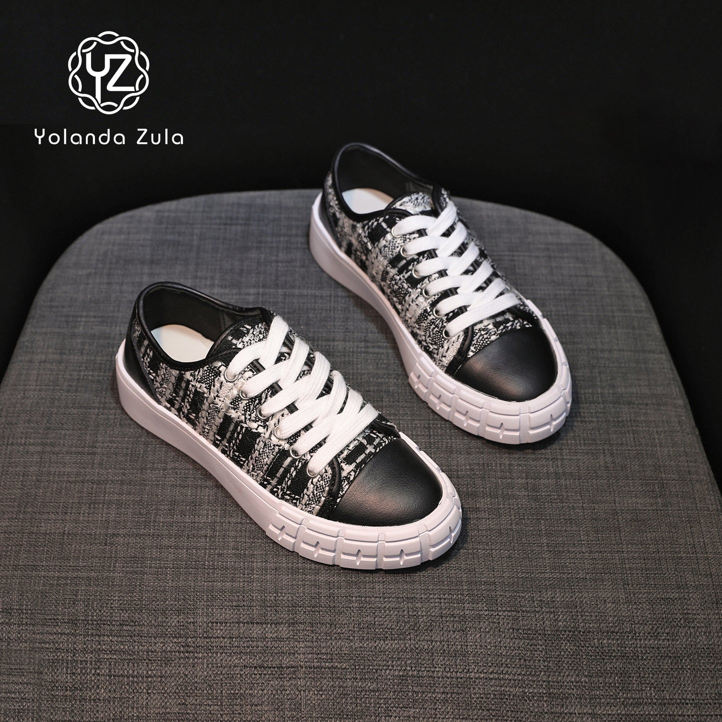 Women's casual canvas shoes